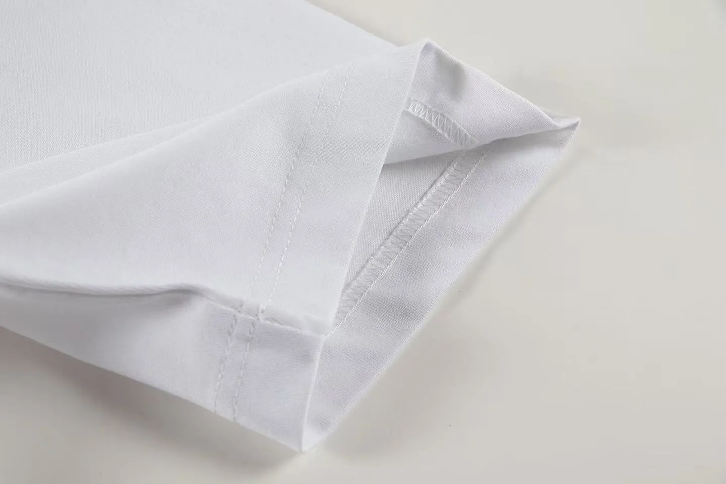 🅿️146 Style: 2025 new Croix Heart short-sleeved T-shirt Material: High version 300g double yarn combed cotton Size: S～XL Color: White Style number: Z1014
